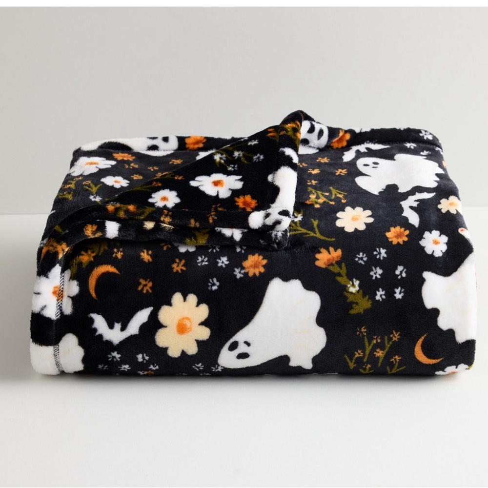 Halloween Ghost Oversized Plush Throw